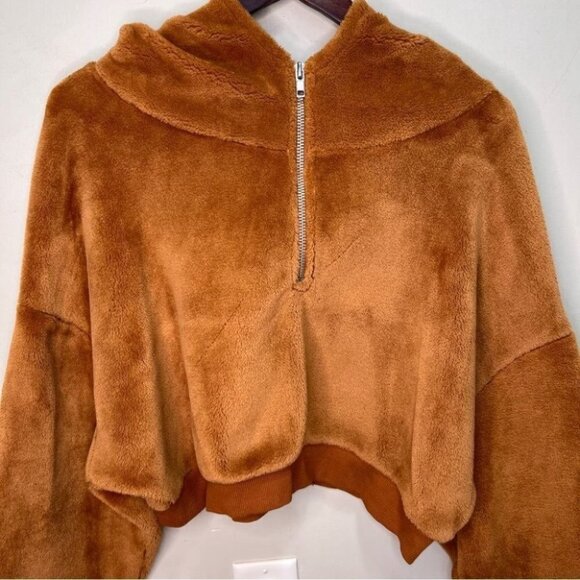 Urban Outfitters BDG Brown Cropped Teddy 1/4 Zip Hooded Sweater Size M - Picture 3 of 11